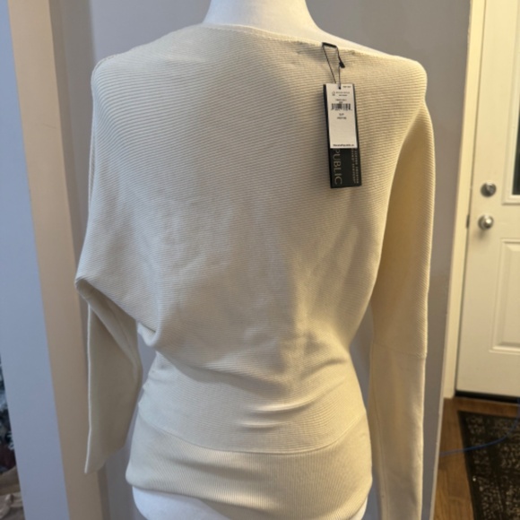 Banana Republic cream sweater - Picture 3 of 6